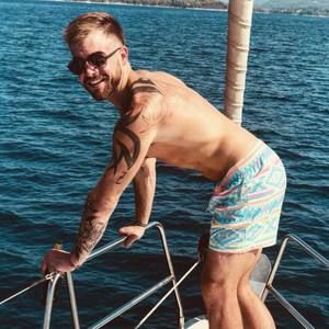 Meet your Posher, Zach